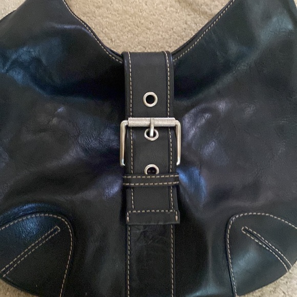 Gorgeous Leather Michael Kors Shoulder Bag - Picture 4 of 11